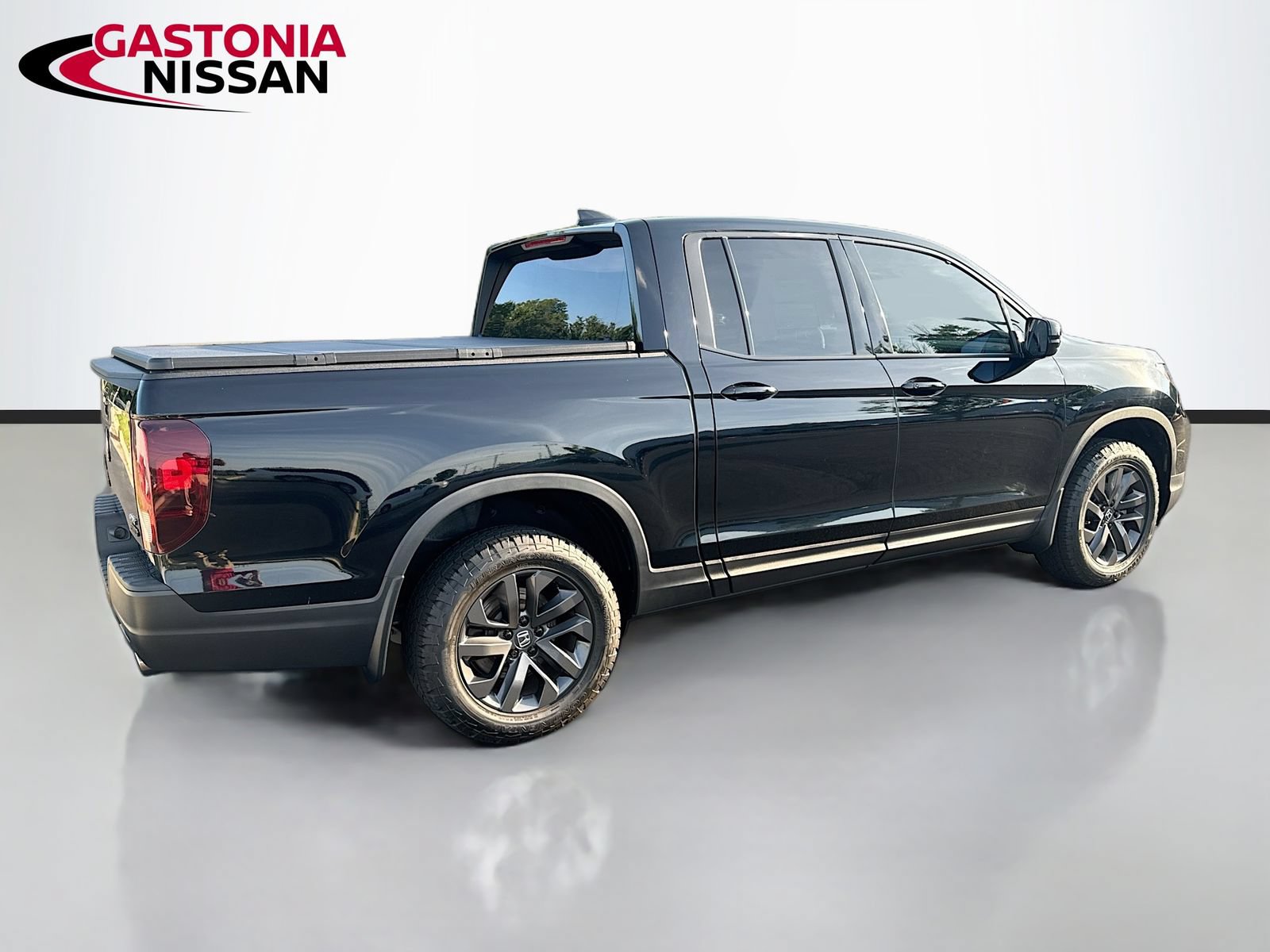 Used 2023 Honda Ridgeline Sport image 9