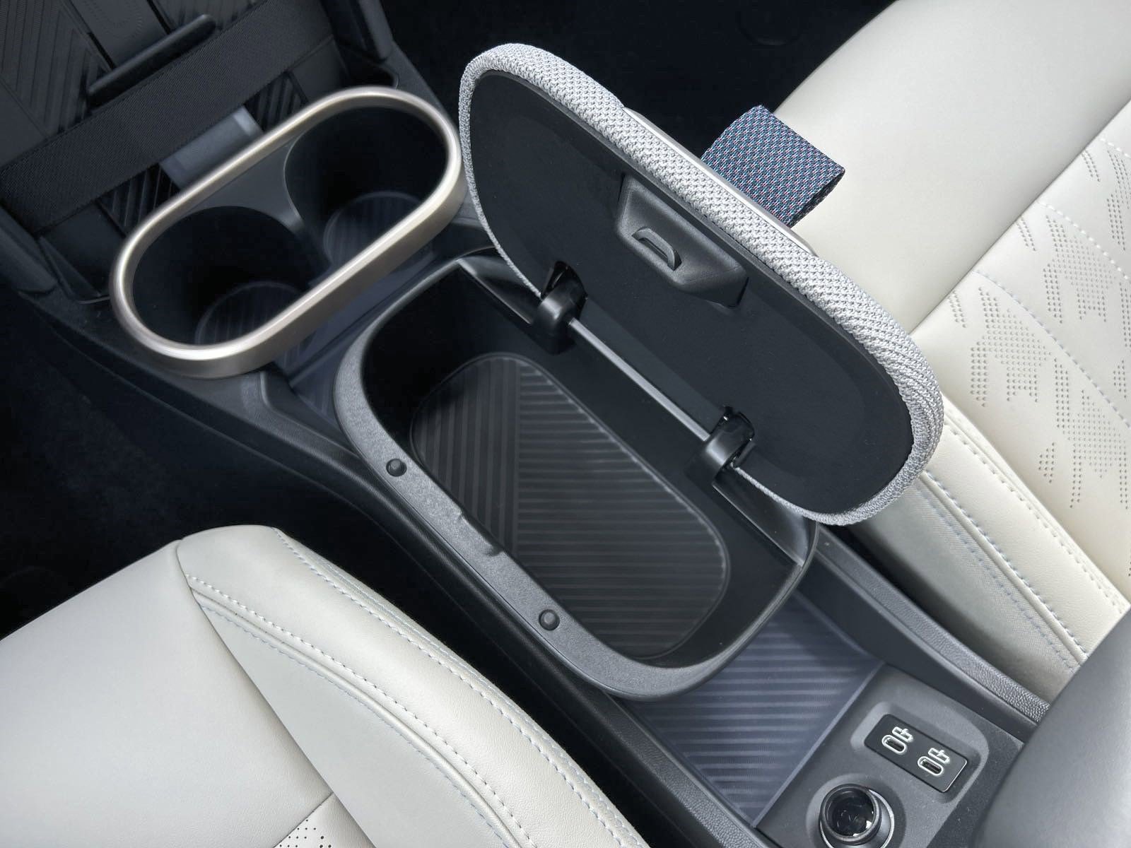 Certified 2025 MINI Cooper 2-Door Hardtop image 33