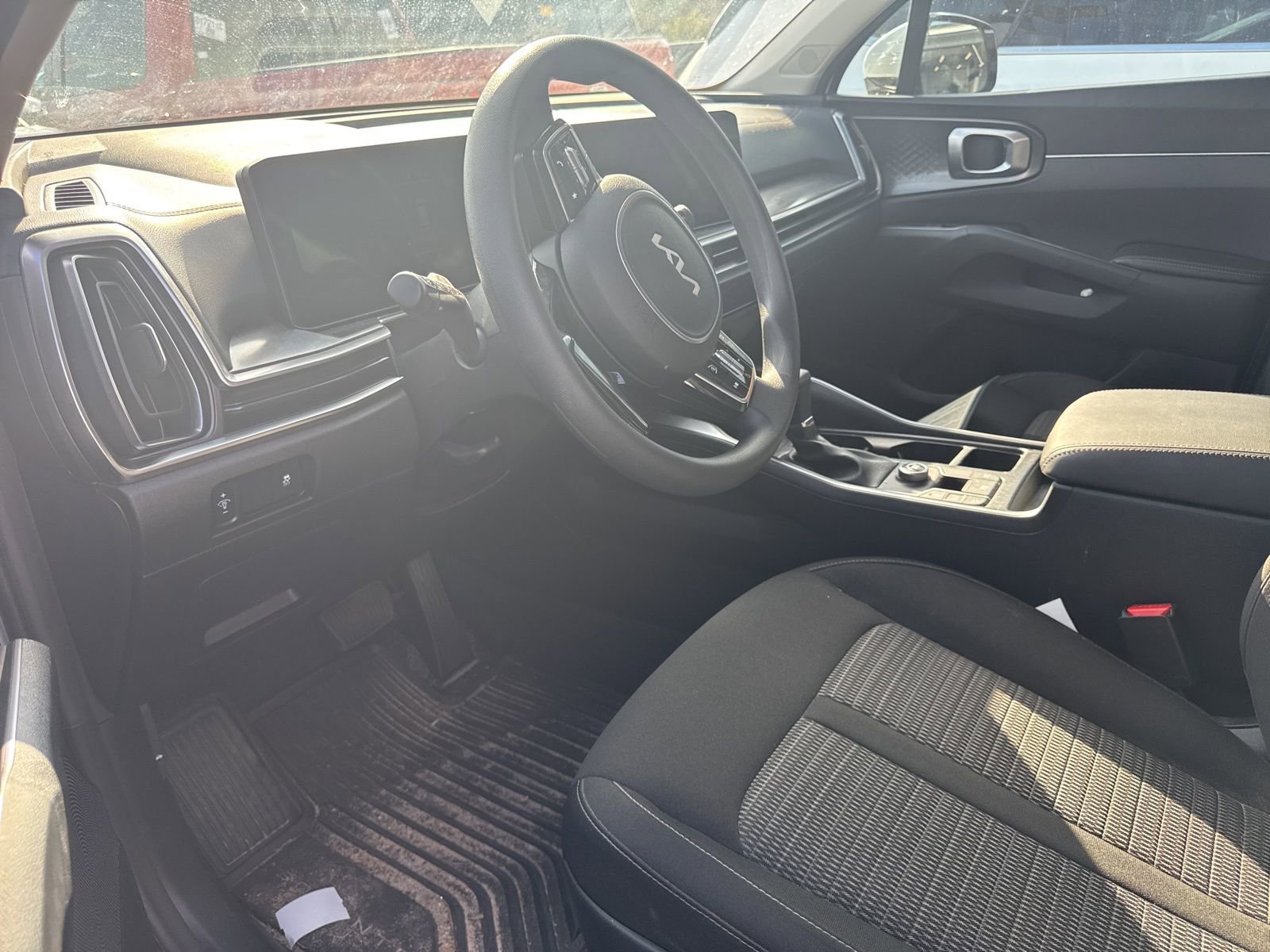 Used 2024 Kia Sorento LX image 5