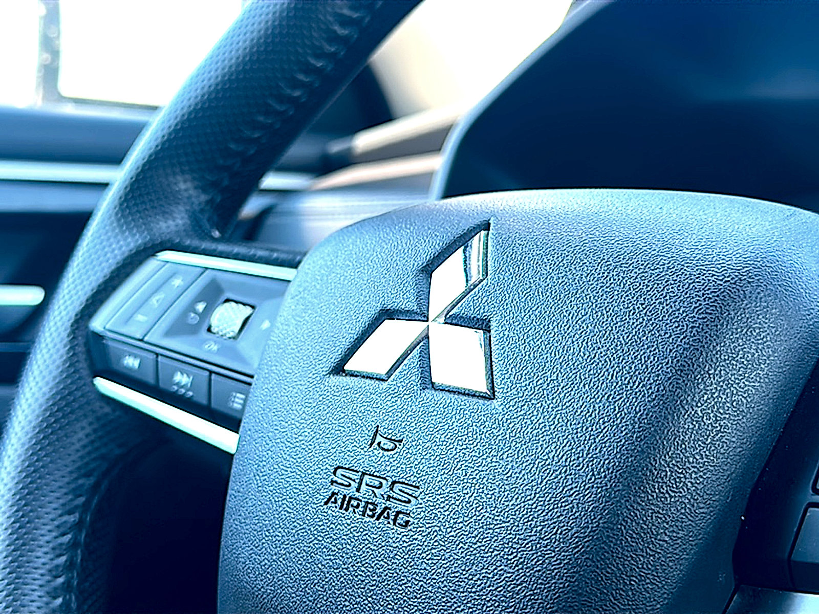 Used 2024 Mitsubishi Outlander SE image 31