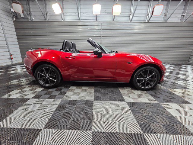 Used 2016 MAZDA MX-5 Miata Club RWD image 10