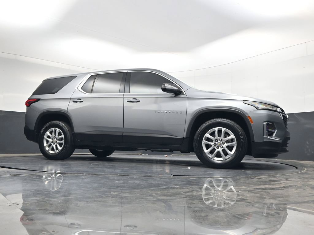 Used 2023 Chevrolet Traverse LS FWD image 29