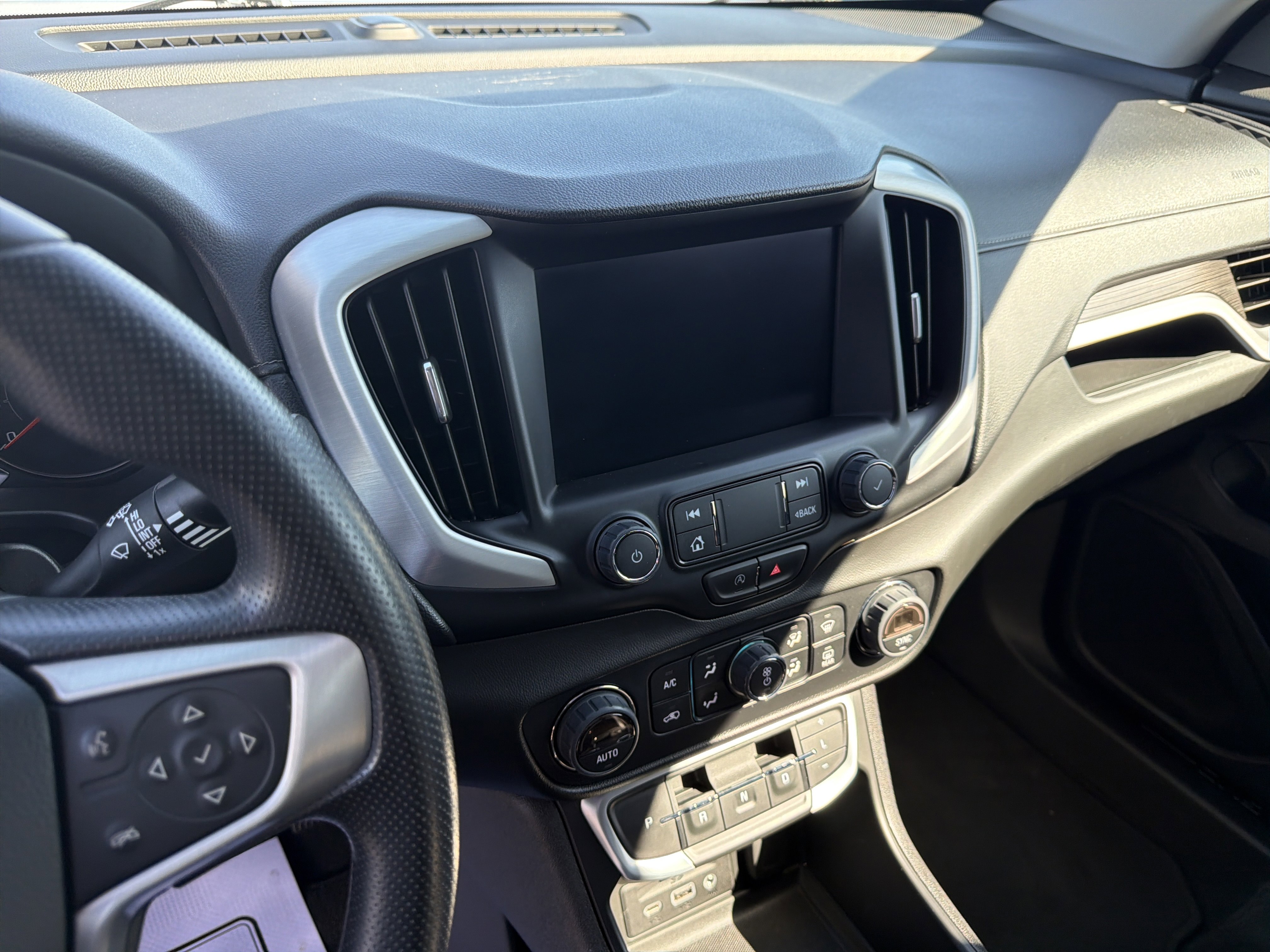 Used 2022 GMC Terrain SLE w/ Driver Convenience Package image 26