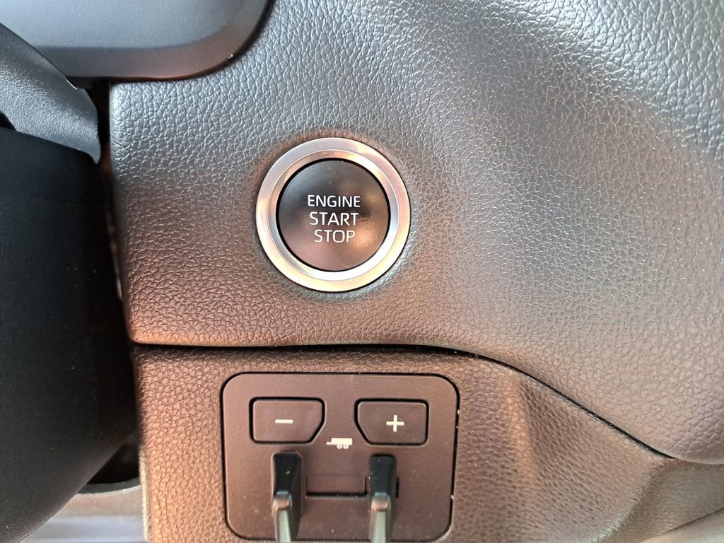 Used 2023 Toyota Tundra Limited image 28