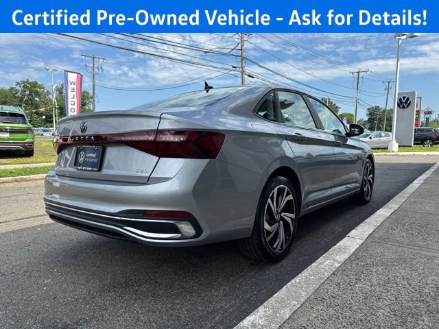 Used 2025 Volkswagen Jetta SEL FWD image 9