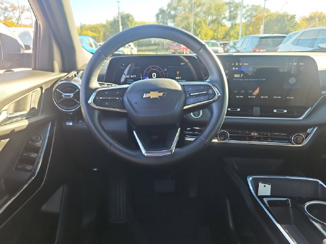 Used 2025 Chevrolet Equinox LT FWD image 13