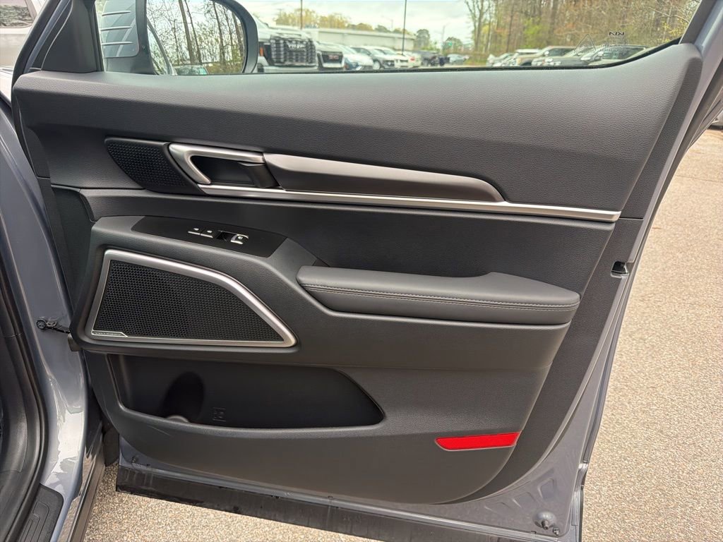 Certified 2025 Kia Telluride S image 32