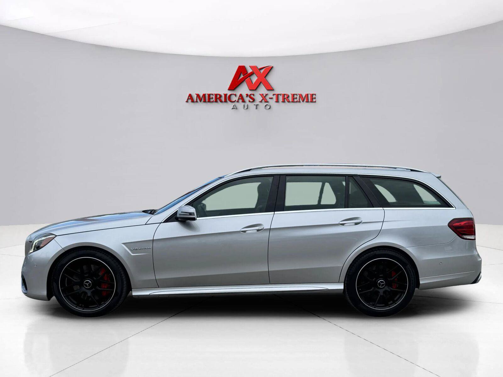 Used 2014 Mercedes-Benz E 63 AMG S-Model image 2
