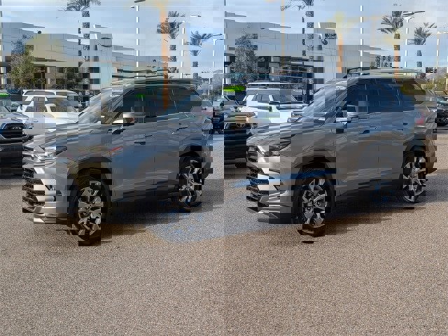 Used 2025 Toyota Grand Highlander FWD image 2