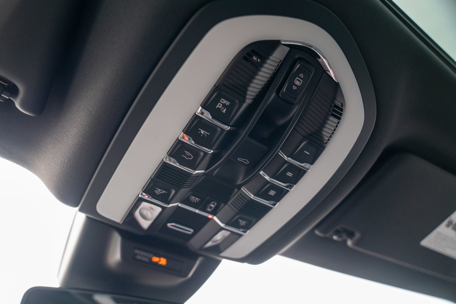New 2026 Porsche Macan Turbo AWD/4WD image 22