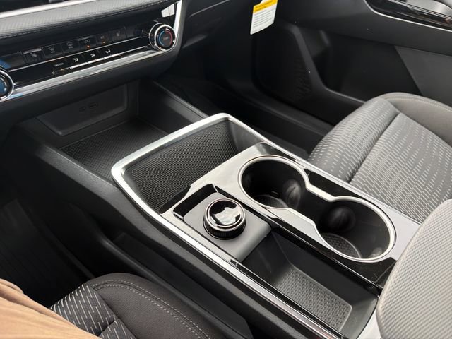 New 2026 Chevrolet Equinox LT w/ Safety and Technology Package FWD image 32