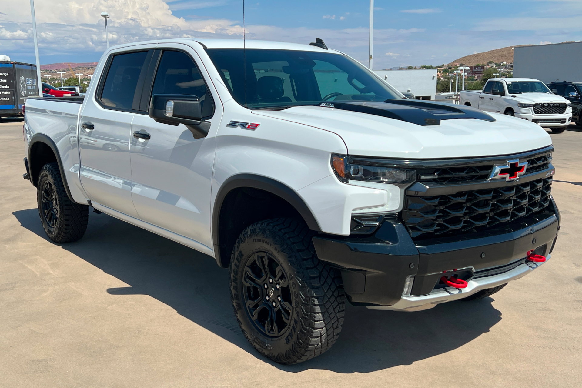 Used 2024 Chevrolet Silverado 1500 ZR2 w/ Technology Package AWD/4WD image 8