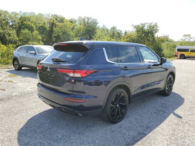 Used 2022 Mitsubishi Outlander SE image 4