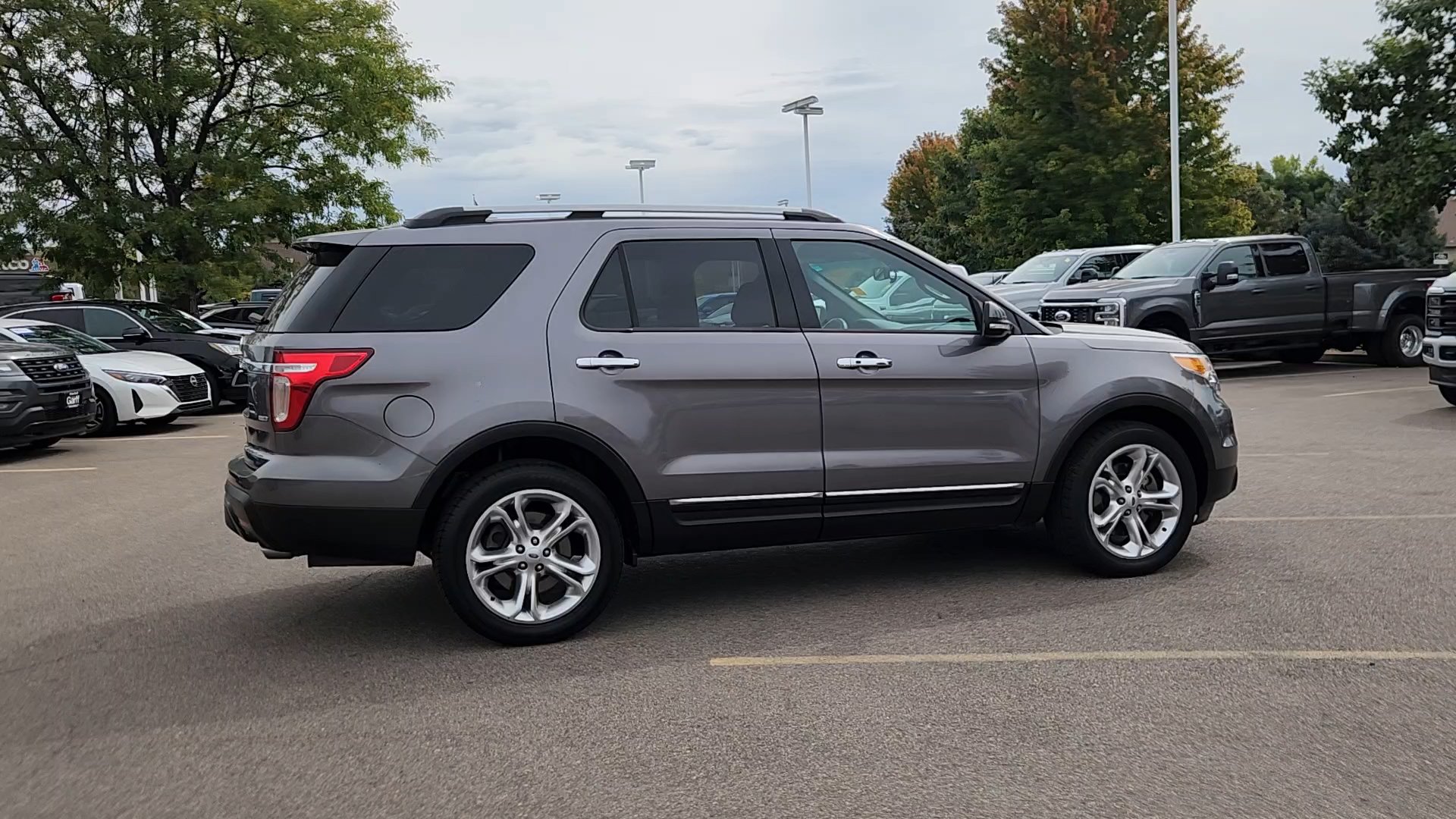 Used 2014 Ford Explorer Limited w/ Equipment Group 301A AWD/4WD image 12