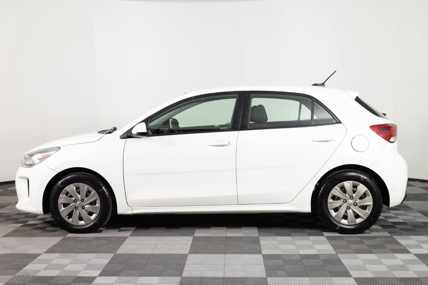 Used 2018 Kia Rio S FWD image 3