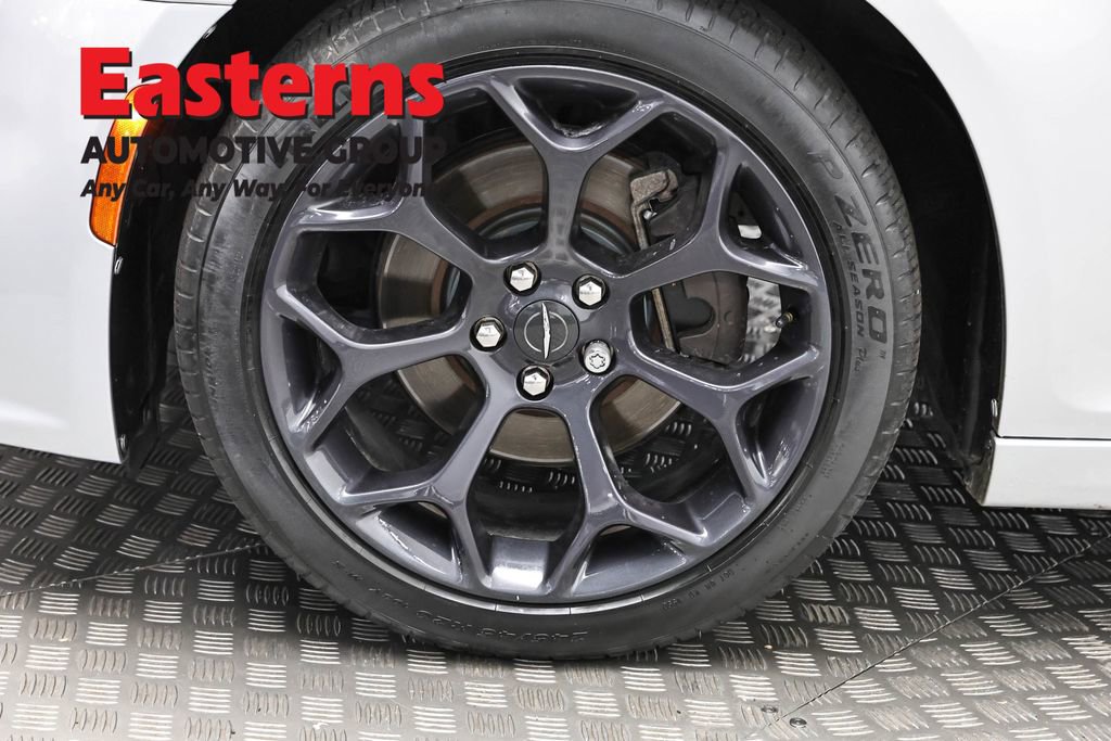 Used 2020 Chrysler 300 S image 33