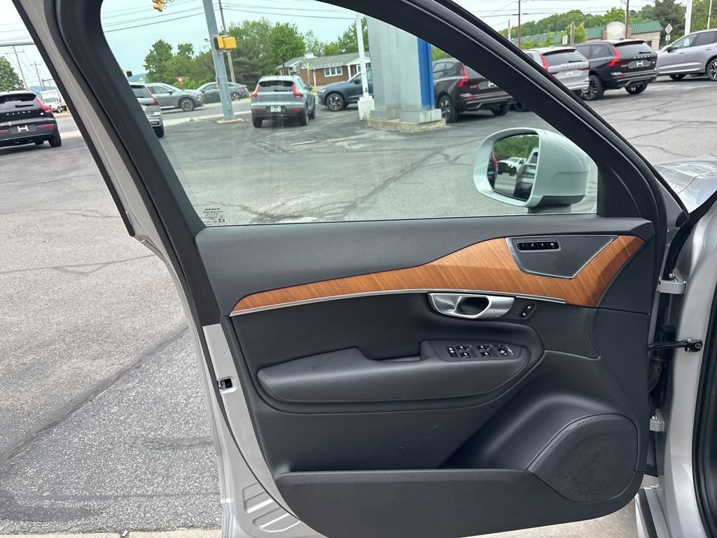 Certified 2023 Volvo XC90 B5 Plus w/ Protection Package Premier AWD/4WD image 15