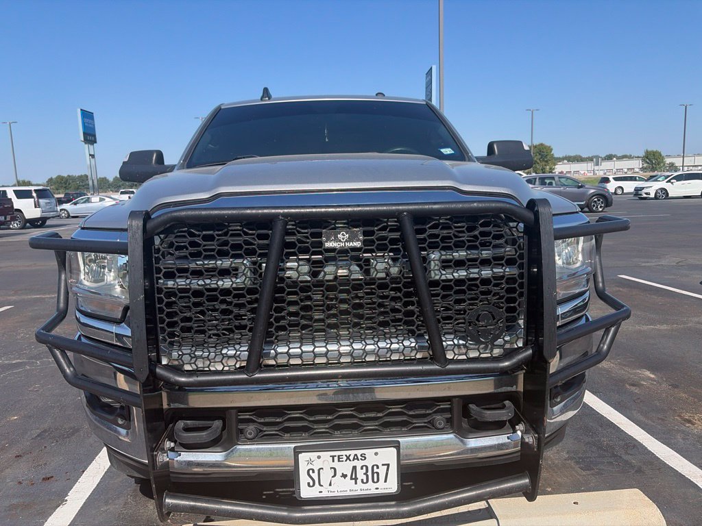 Used 2022 RAM 2500 Tradesman w/ Chrome Appearance Group AWD/4WD image 2