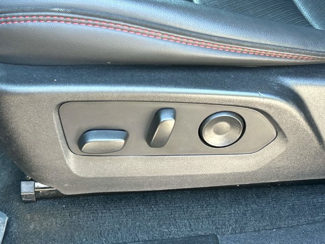 Used 2024 GMC Canyon AT4X AWD/4WD image 30