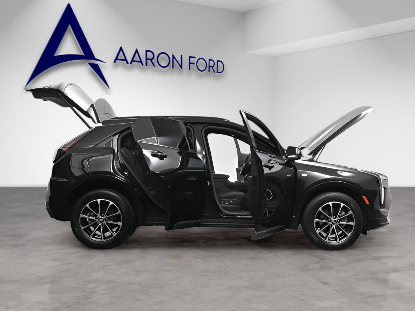 Used 2024 Cadillac XT4 Sport image 3