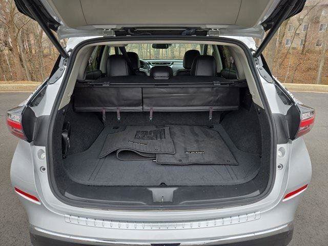 Used 2023 Nissan Murano SL w/ Cargo Package image 9