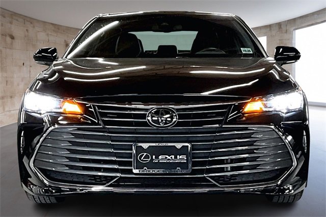 Used 2021 Toyota Avalon XLE w/ Moonroof Package image 2