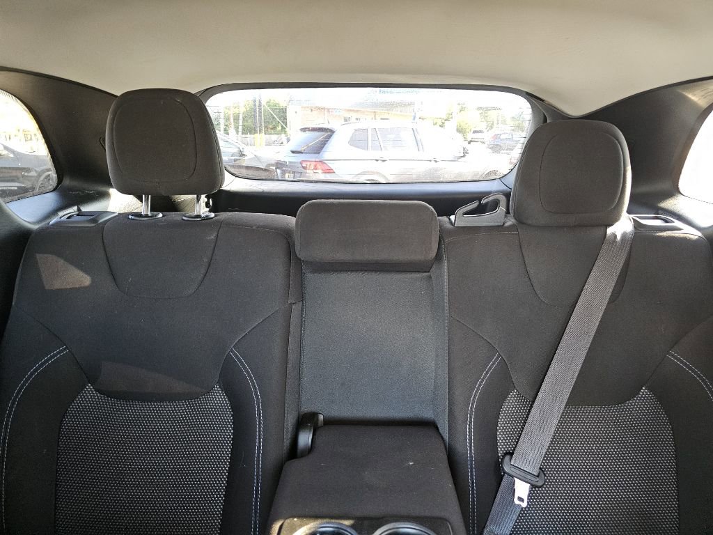 Used 2019 Jeep Cherokee Latitude w/ Popular Appearance Group image 19