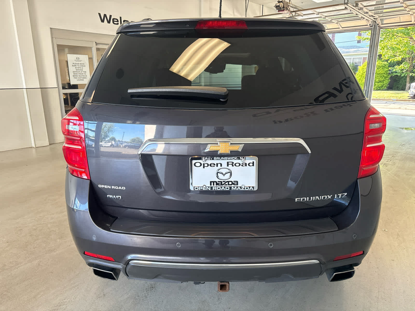 Used 2016 Chevrolet Equinox LTZ w/ Enhanced Convenience Package AWD/4WD image 6