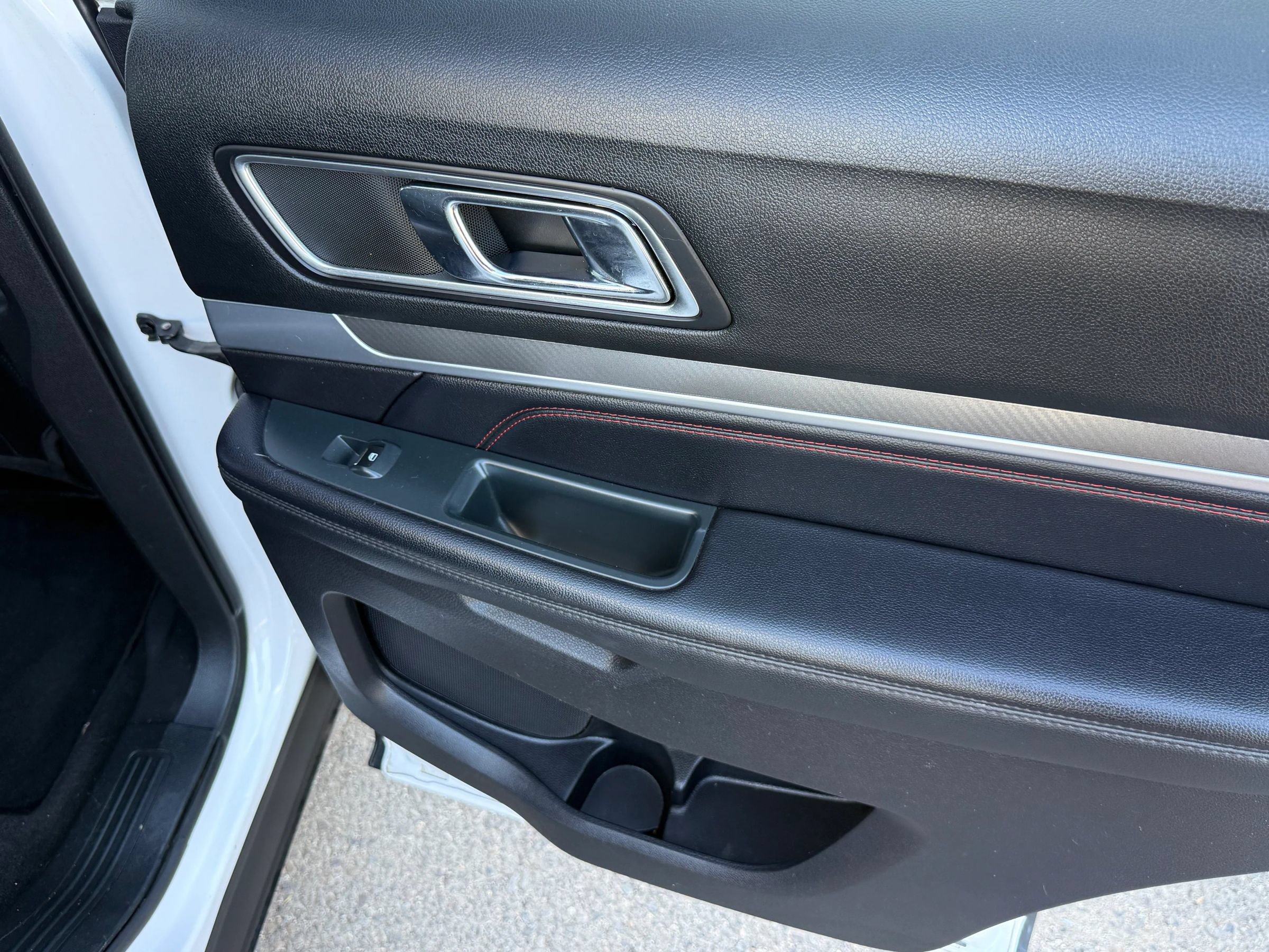 Used 2019 Ford Explorer Sport w/ Ford Safe & Smart Package AWD/4WD image 14