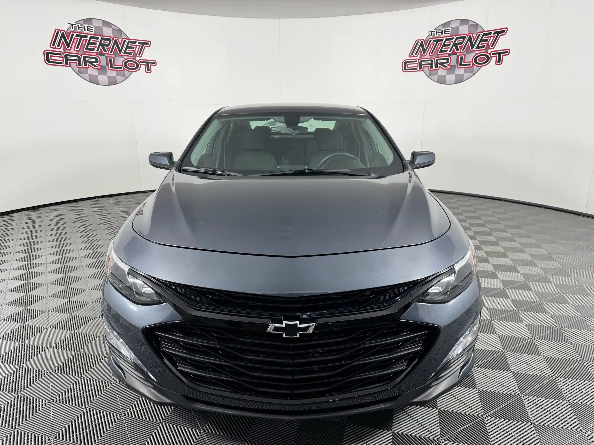 Used 2020 Chevrolet Malibu LT image 2