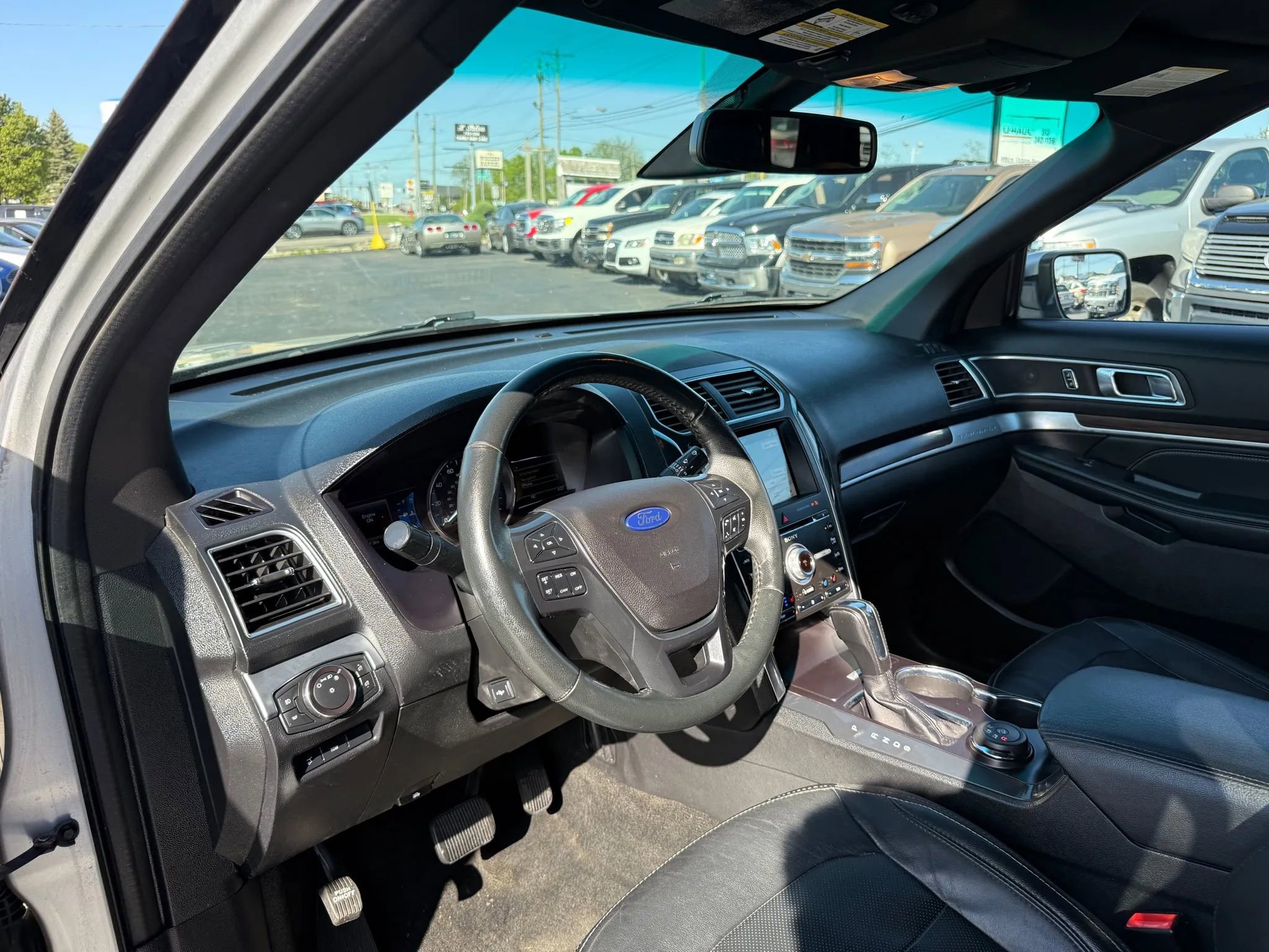 Used 2017 Ford Explorer Limited w/ Equipment Group 301A image 10