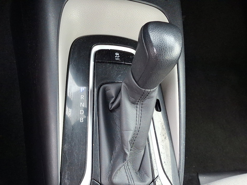 Used 2020 Toyota Corolla LE image 30