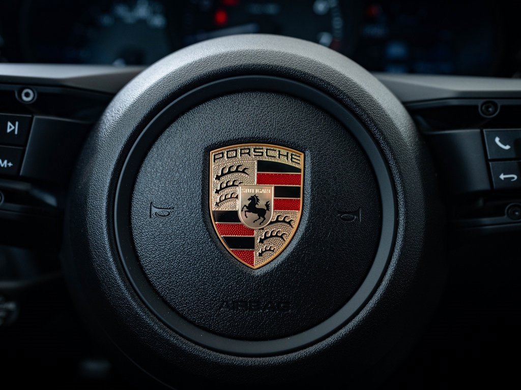 Certified 2025 Porsche Macan image 26