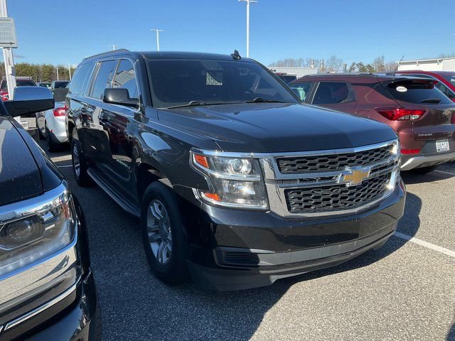 Used 2019 Chevrolet Suburban LT image 1