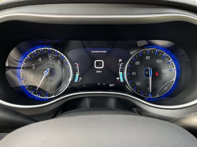New 2027 Chrysler Pacifica Select FWD image 17