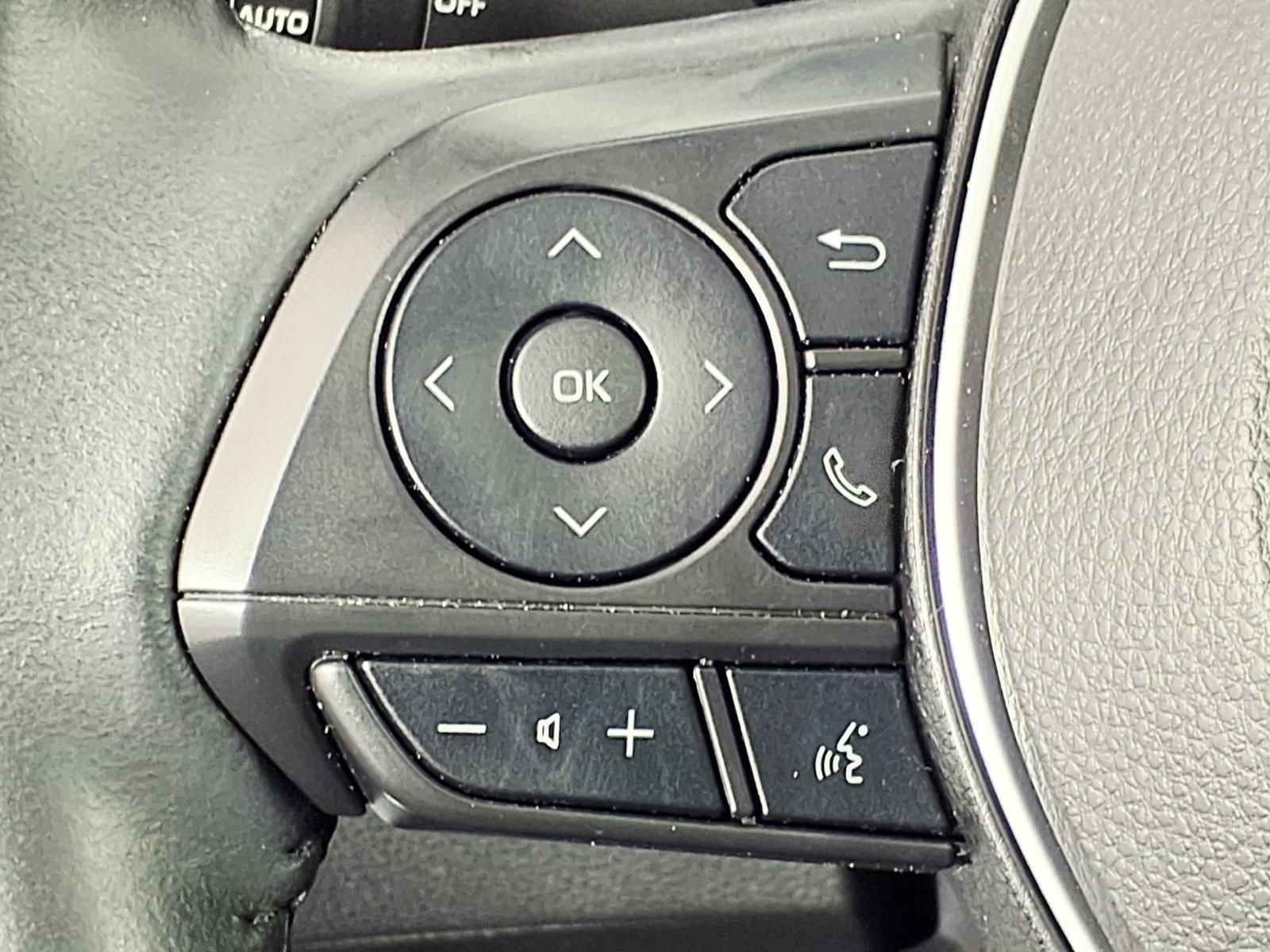 Used 2023 Toyota Corolla Cross XLE w/ Convenience Package image 18