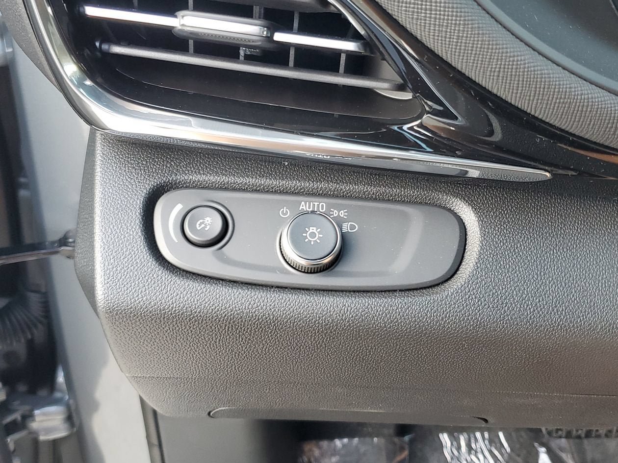 New 2026 Buick Envista Sport Touring FWD image 29