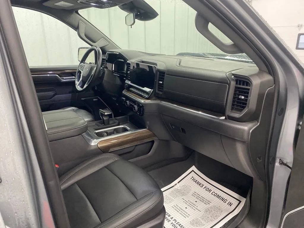 Used 2025 Chevrolet Silverado 1500 LT Trail Boss w/ LT Trail Boss Premium Package image 7