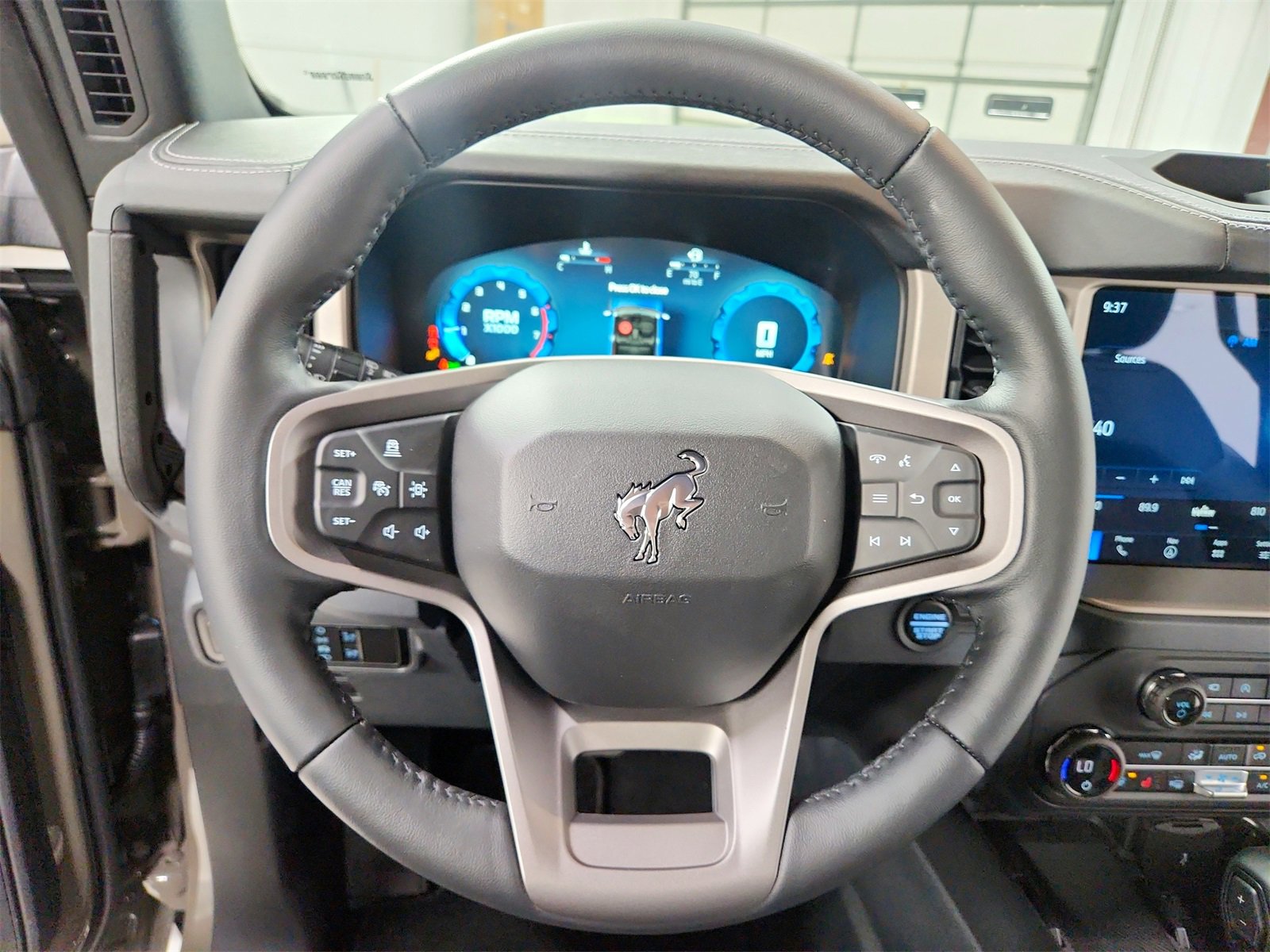 New 2025 Ford Bronco Outer Banks w/ Sasquatch Package image 22