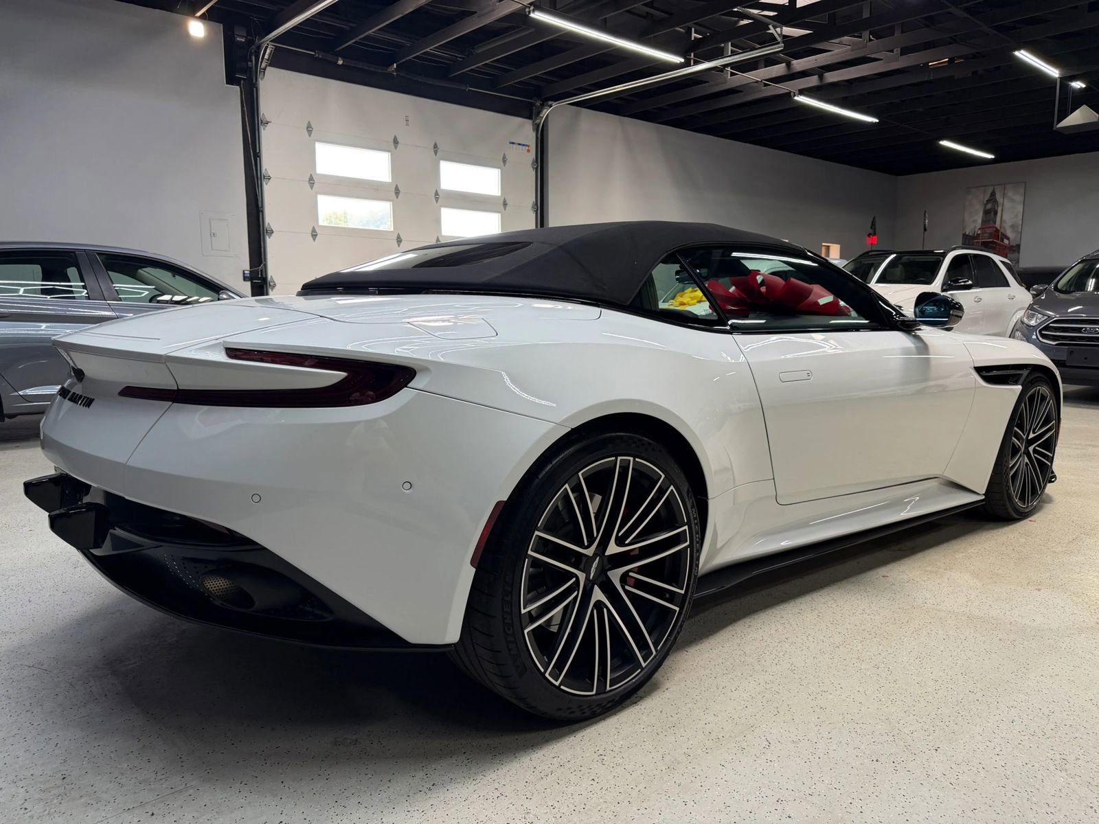 Used 2024 Aston Martin DB12 Convertible RWD image 17