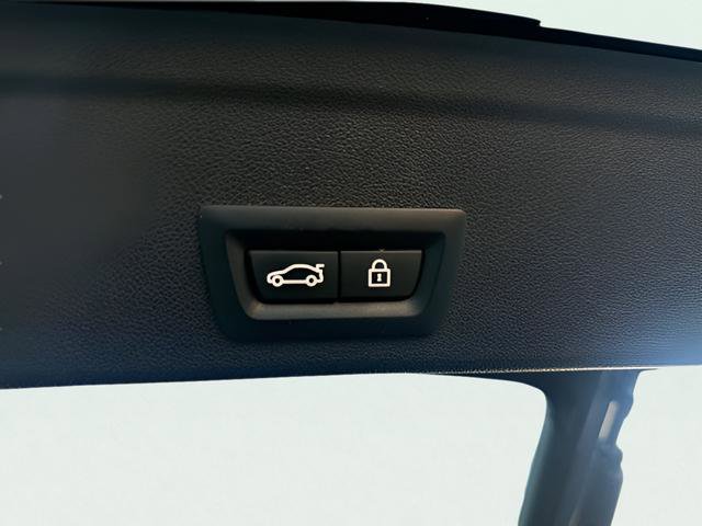 Used 2023 BMW X6 xDrive40i image 9