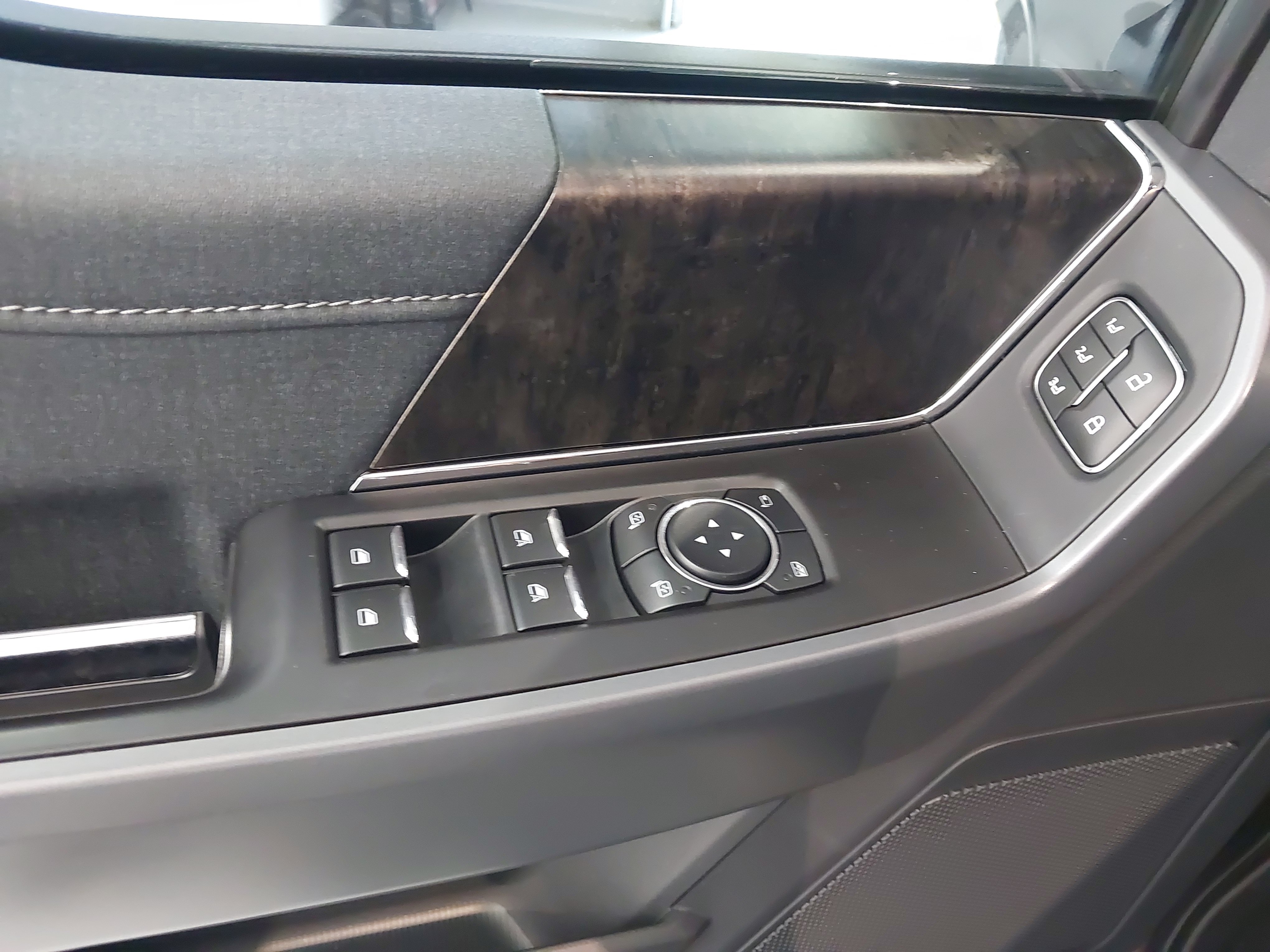 Used 2021 Ford F150 Lariat w/ FX4 Off-Road Package AWD/4WD image 26