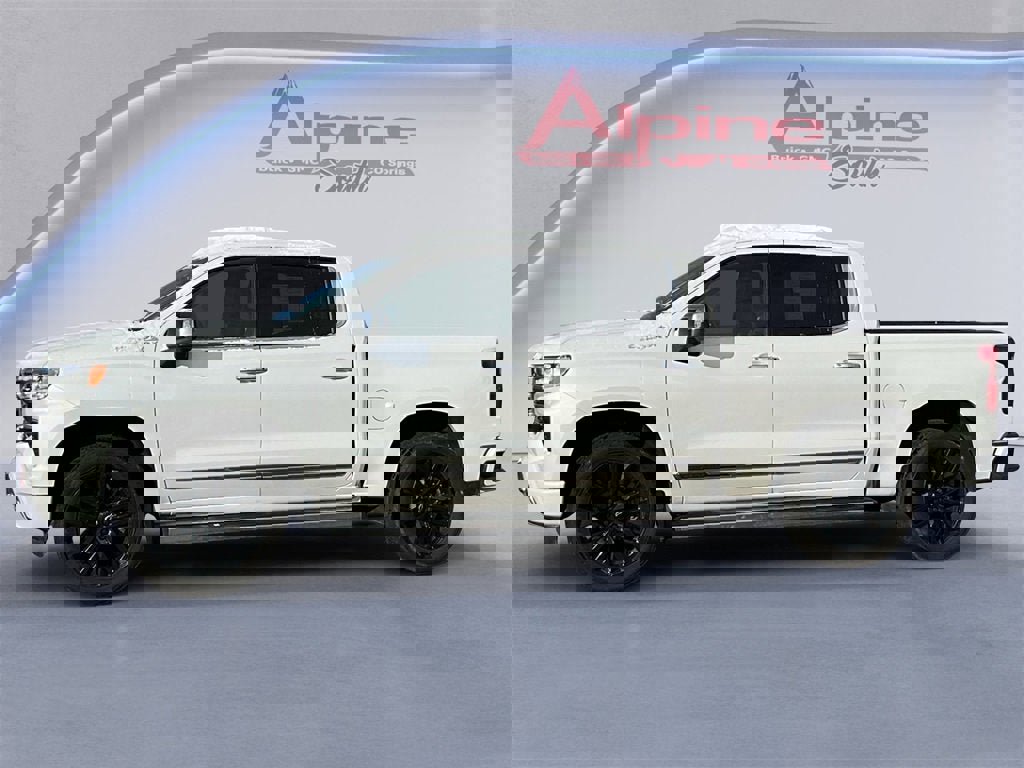 Used 2022 Chevrolet Silverado 1500 High Country w/ High Country Premium Package image 2