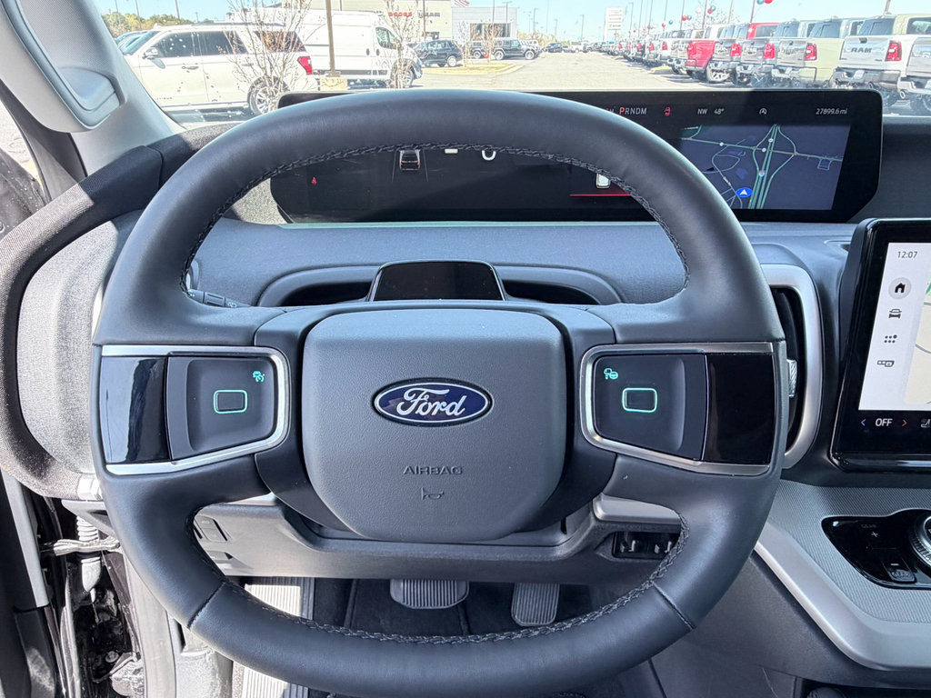 Used 2025 Ford Expedition Active AWD/4WD image 16