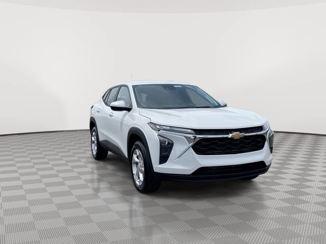New 2026 Chevrolet Trax LS w/ LS Convenience Package FWD image 2
