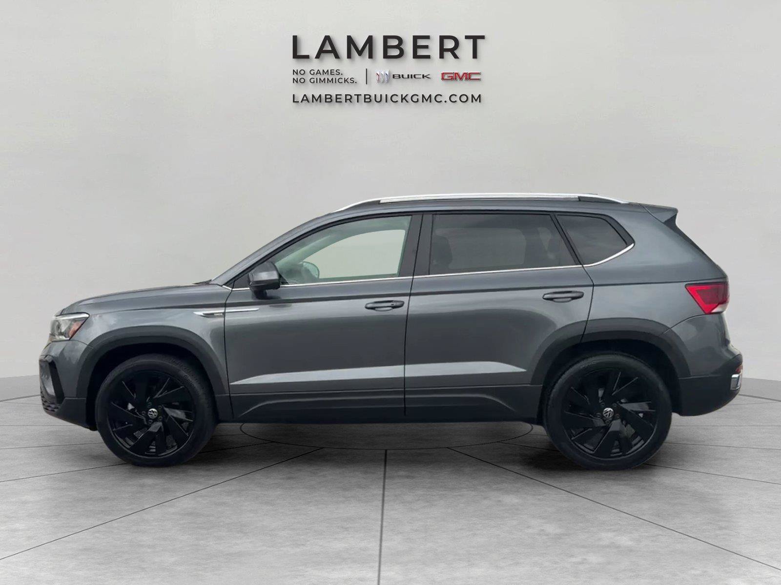 Used 2024 Volkswagen Taos SE w/ Black Wheel Plus Package AWD/4WD image 2