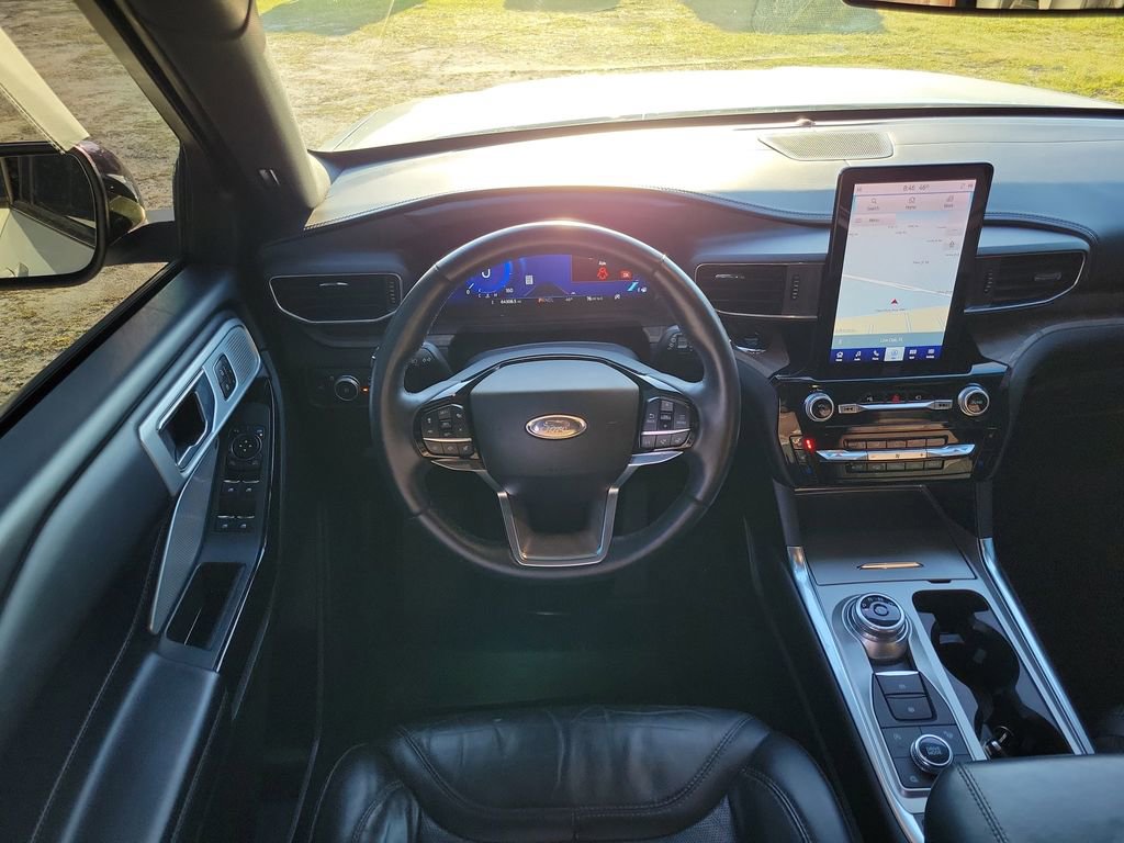 Used 2022 Ford Explorer Platinum w/ Equipment Group 601A image 30