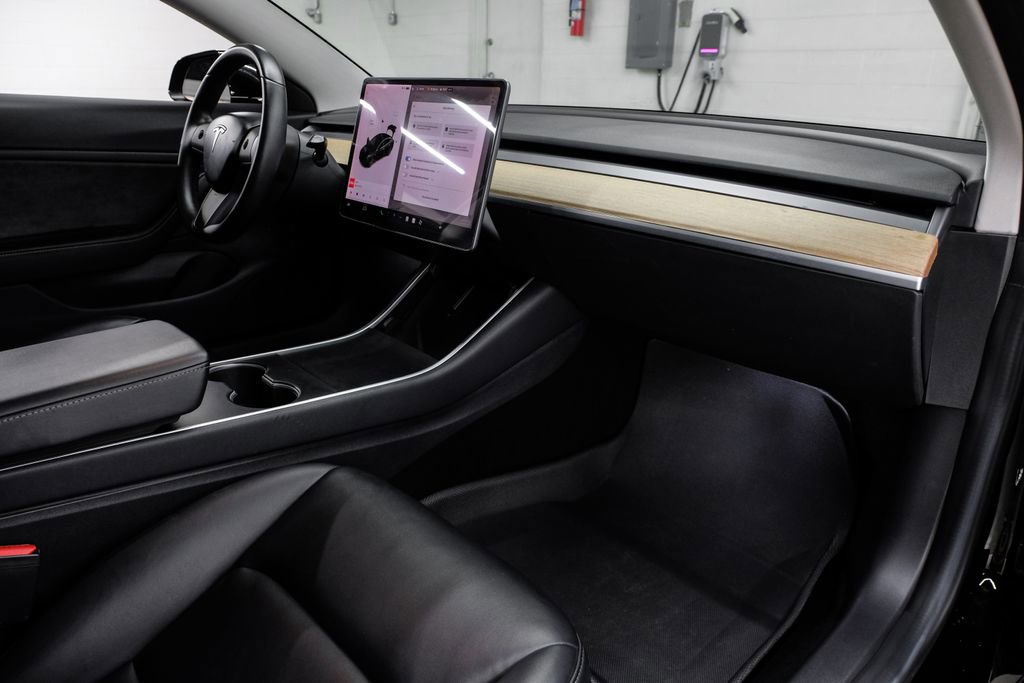 Used 2018 Tesla Model 3 Long Range image 19
