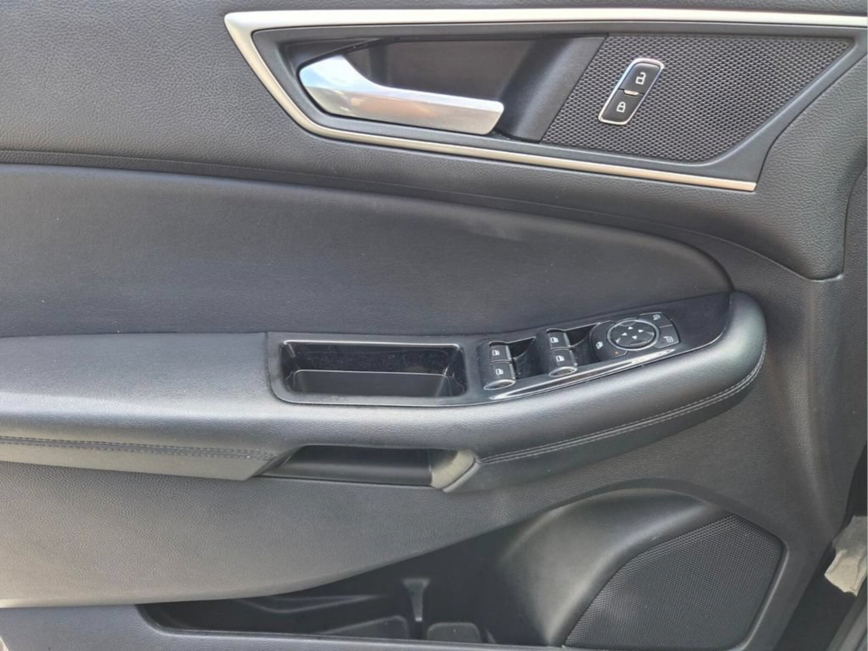 Used 2019 Ford Edge SEL w/ Equipment Group 201A FWD image 18