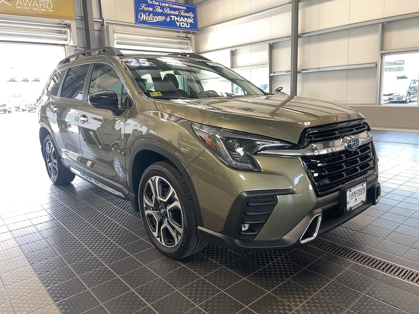 Used 2025 Subaru Ascent Touring AWD/4WD image 1